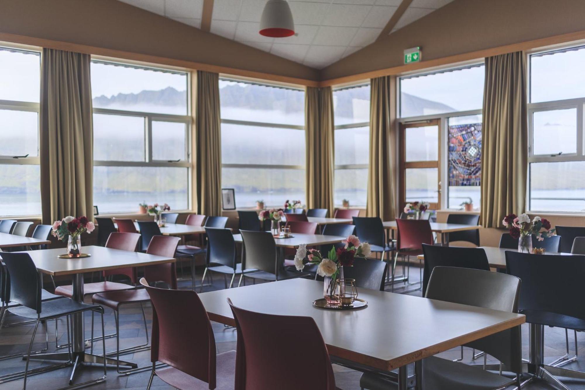 The Cliff Hotel Neskaupstadur Exterior photo