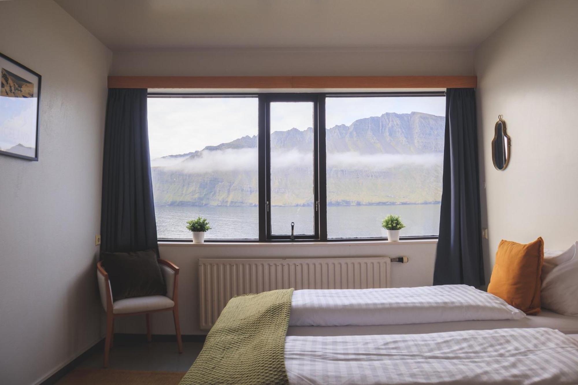 The Cliff Hotel Neskaupstadur Exterior photo