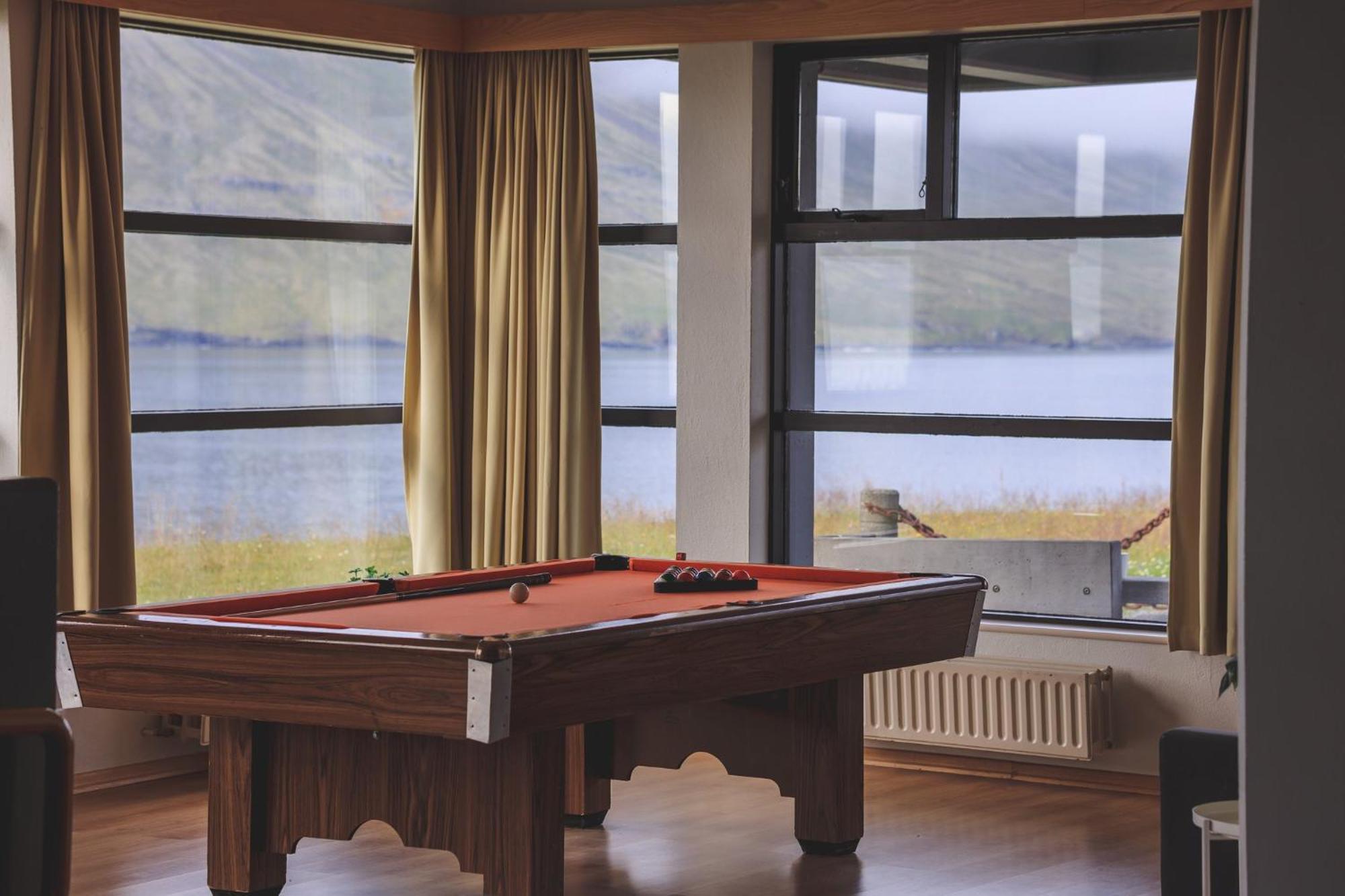 The Cliff Hotel Neskaupstadur Exterior photo