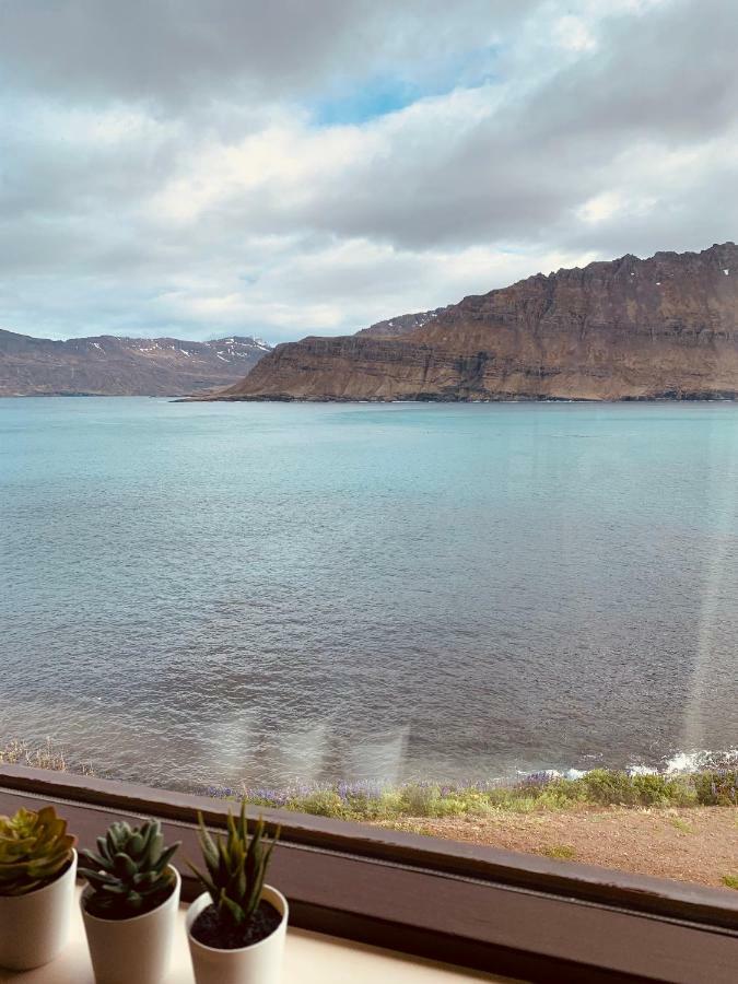 The Cliff Hotel Neskaupstadur Exterior photo