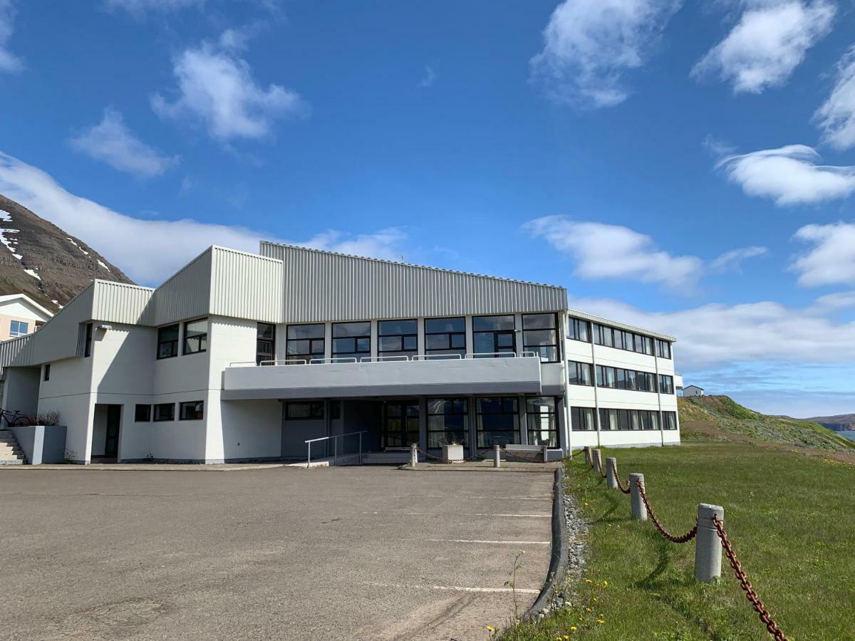 The Cliff Hotel Neskaupstadur Exterior photo