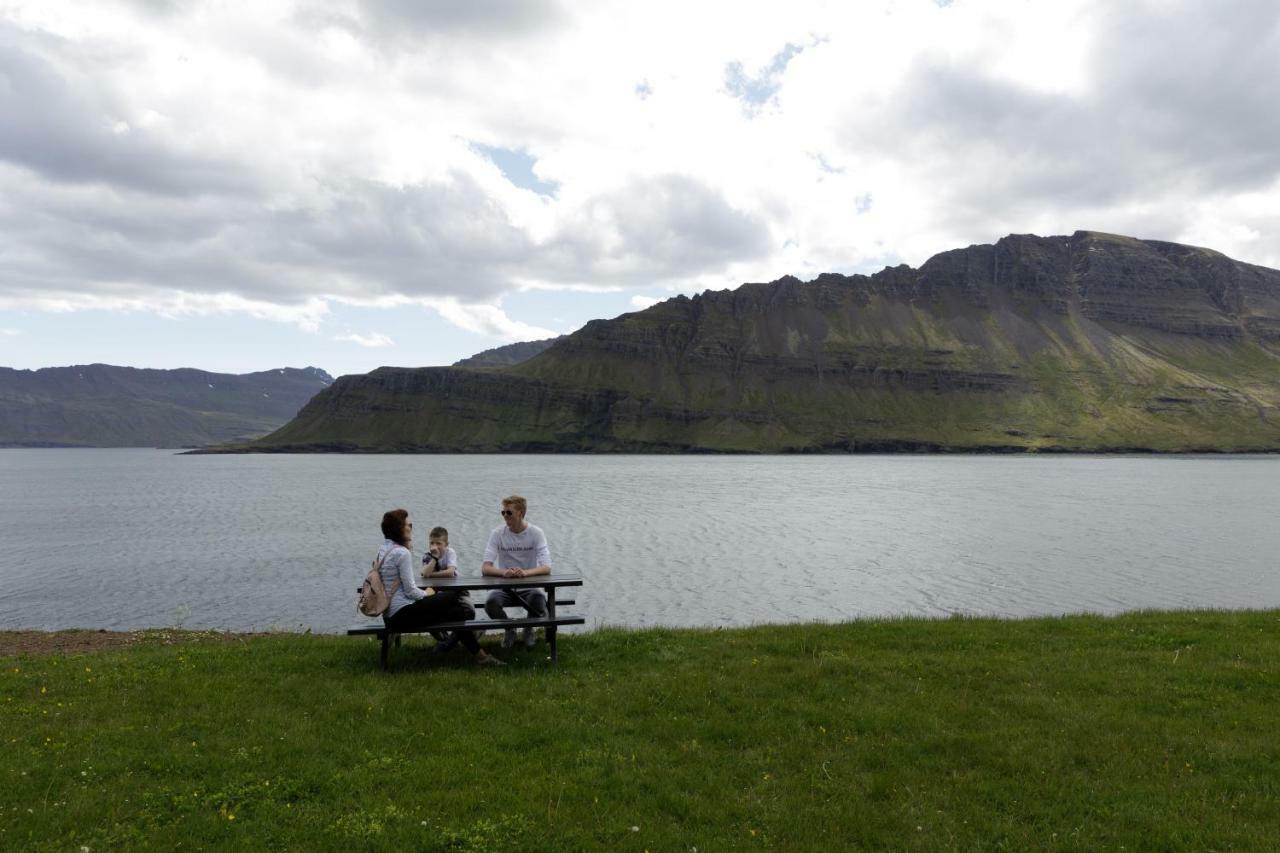 The Cliff Hotel Neskaupstadur Exterior photo